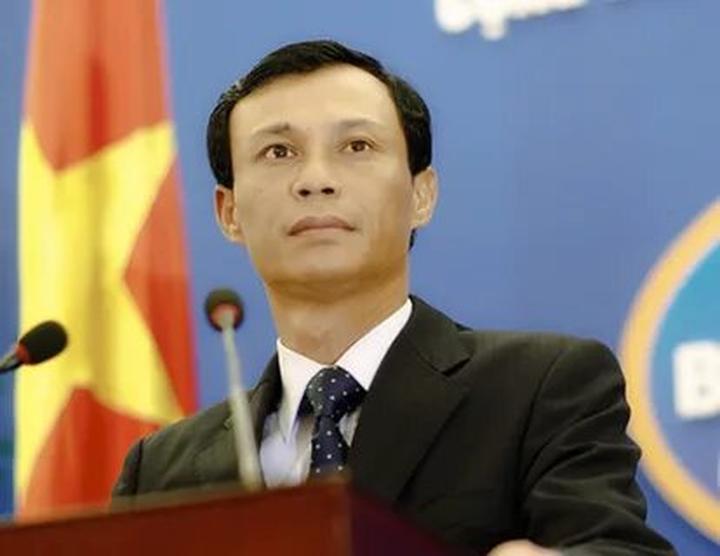 Huang Yoyo: Shop này dựa trên thiết kế basic, nhưng lại trẻ trung và phong cách.
